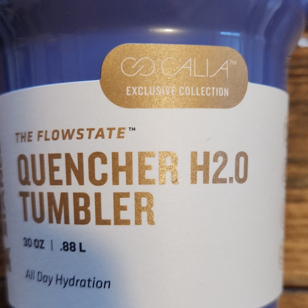 Stanley X CALIA Quencher H2.O Tumblee. Periwinkle. 30 Oz. - Picture 2 of 3